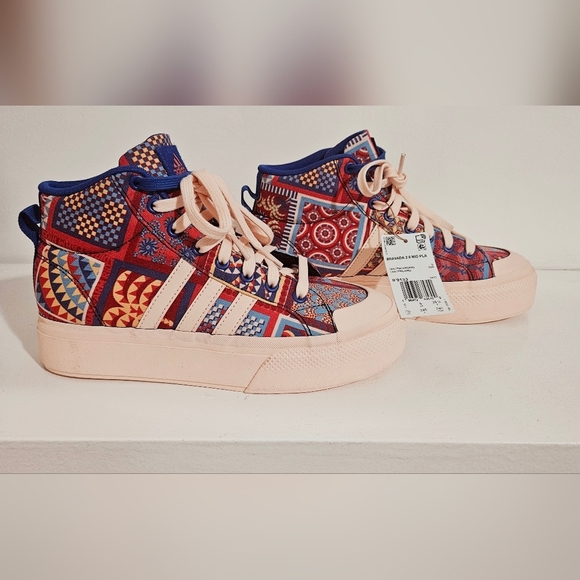 NWT Women's adidas Bravada 2.0 Platform Mid Urban and Colorful Style - Picture 4 of 8